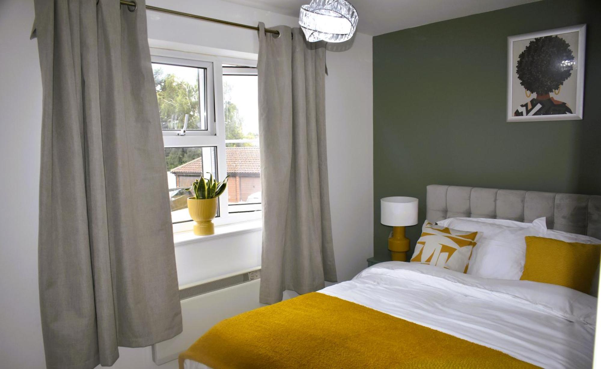 Luxury 2 Bed House With 3 Beds,3 Free Parking Lot In Dartford Near Town Centre, Adjacent Bus Stop, Train Station, Bluewater Mall, 25Mins To London City Airport,20 Miles From Central London Zewnętrze zdjęcie