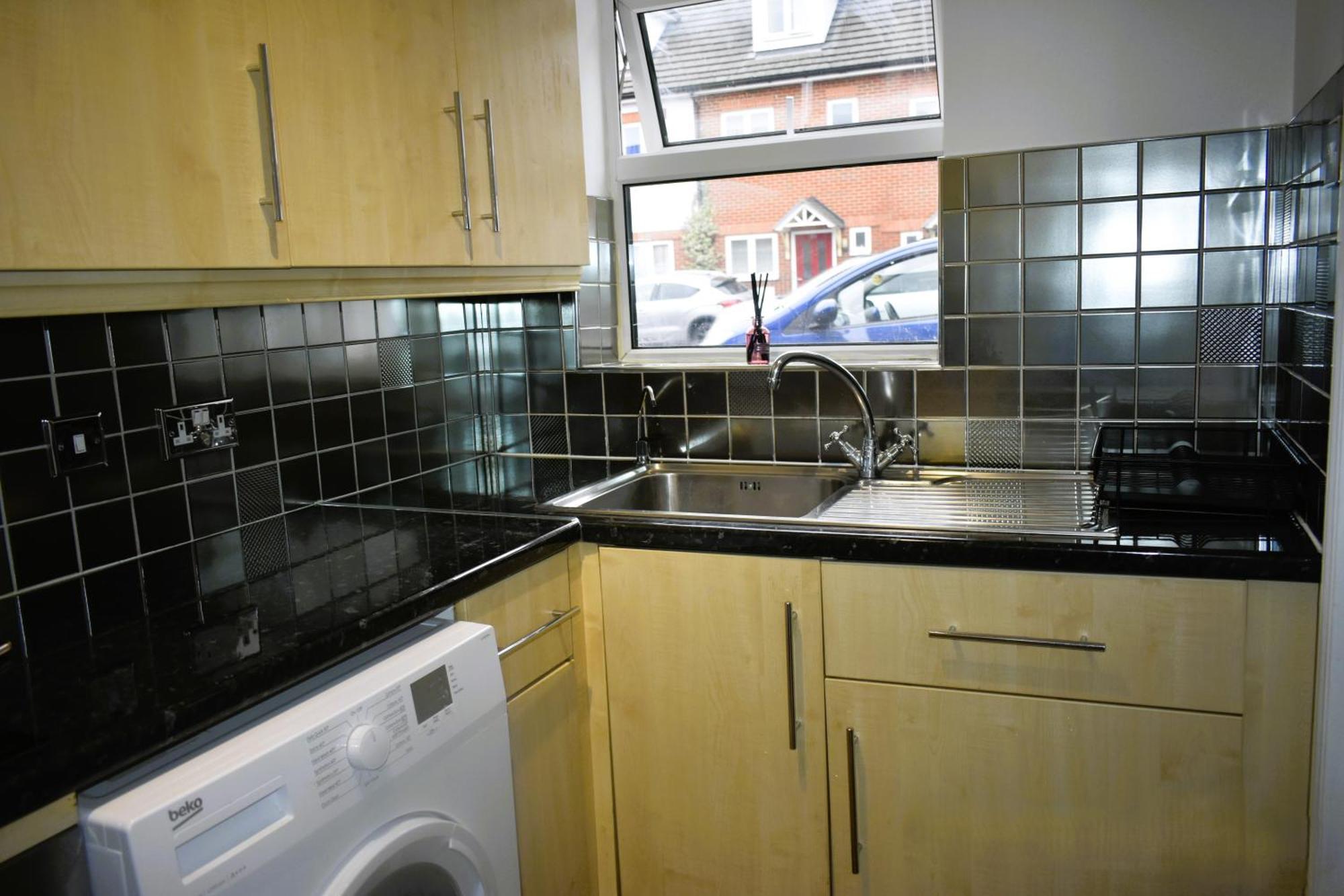 Luxury 2 Bed House With 3 Beds,3 Free Parking Lot In Dartford Near Town Centre, Adjacent Bus Stop, Train Station, Bluewater Mall, 25Mins To London City Airport,20 Miles From Central London Zewnętrze zdjęcie