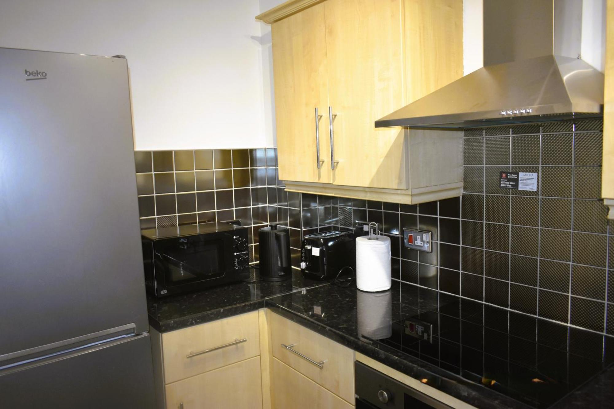 Luxury 2 Bed House With 3 Beds,3 Free Parking Lot In Dartford Near Town Centre, Adjacent Bus Stop, Train Station, Bluewater Mall, 25Mins To London City Airport,20 Miles From Central London Zewnętrze zdjęcie