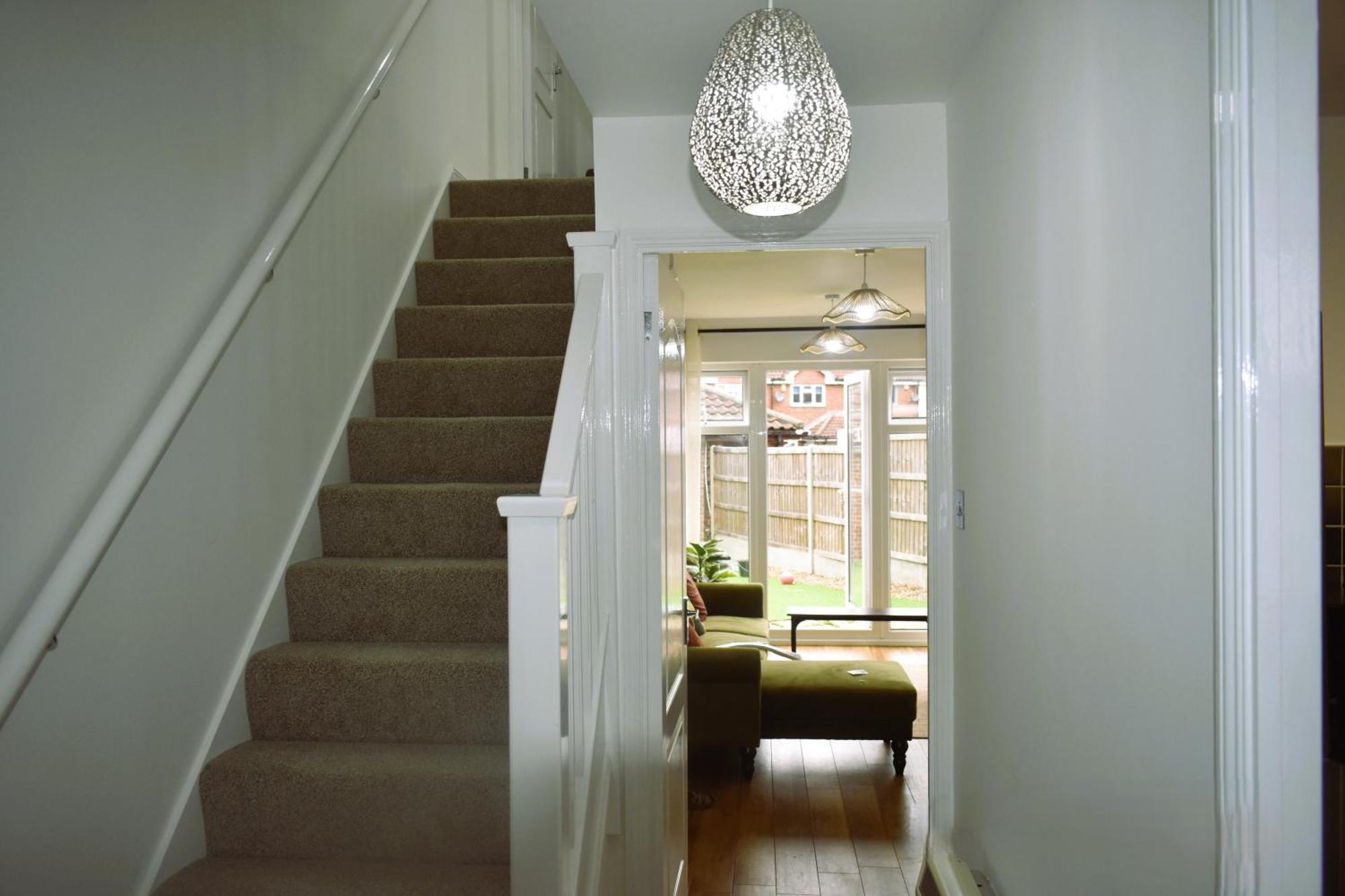 Luxury 2 Bed House With 3 Beds,3 Free Parking Lot In Dartford Near Town Centre, Adjacent Bus Stop, Train Station, Bluewater Mall, 25Mins To London City Airport,20 Miles From Central London Zewnętrze zdjęcie
